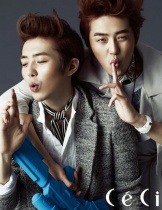 Tasty-takes-a-picture-for-Ceci-Magazine-16032013.jpg